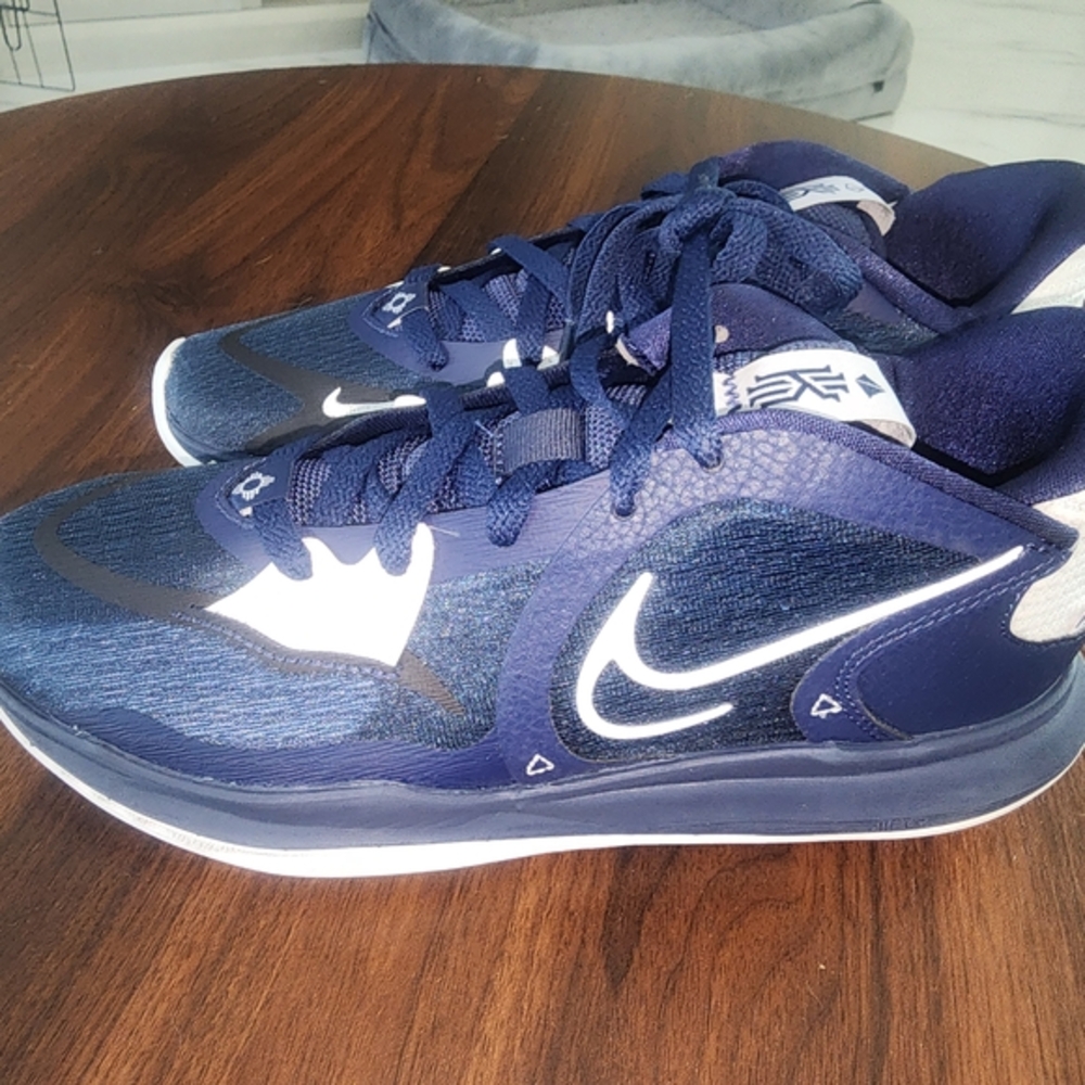 Kyrie Irving Nike Men's Blue Athletic Shoes